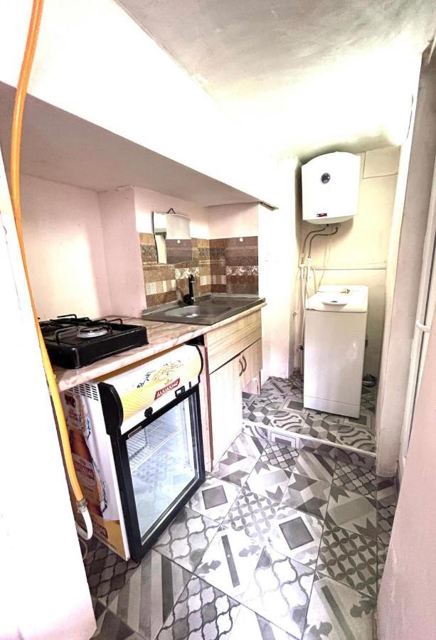 Booboo Flat In Italian Yard Apartamento Tiflis Exterior foto
